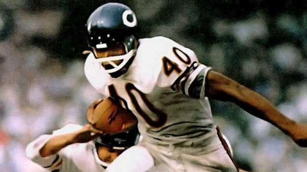Gake Sayers rushing to the Hall of Fame